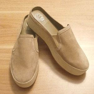 Vince Camuto "Merinney" Tortilla Suede Slip On Shoes in Size 7.5M